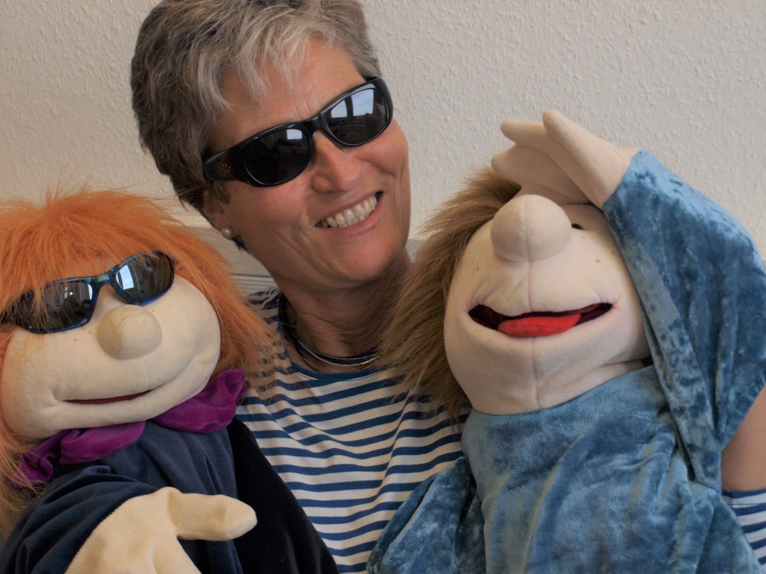 Jutta Wetterich mit Handpuppen